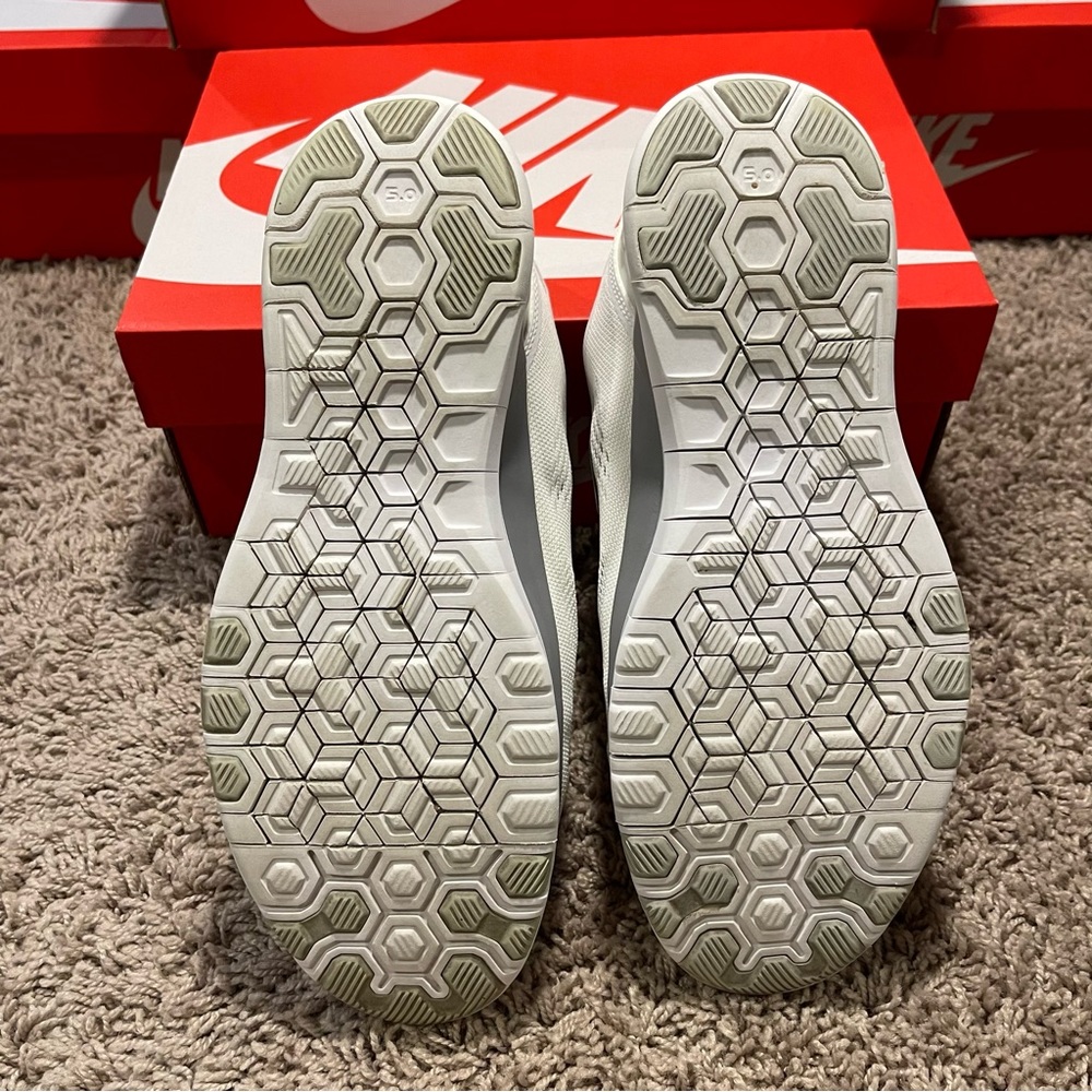 EUC Nike Free 5.0 TR Fit 5 Women’s White/Metallic Training Shoe - Picture 13 of 16
